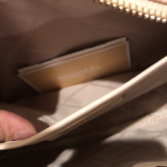 Mk signature crossbody only bag - Picture 6 of 8